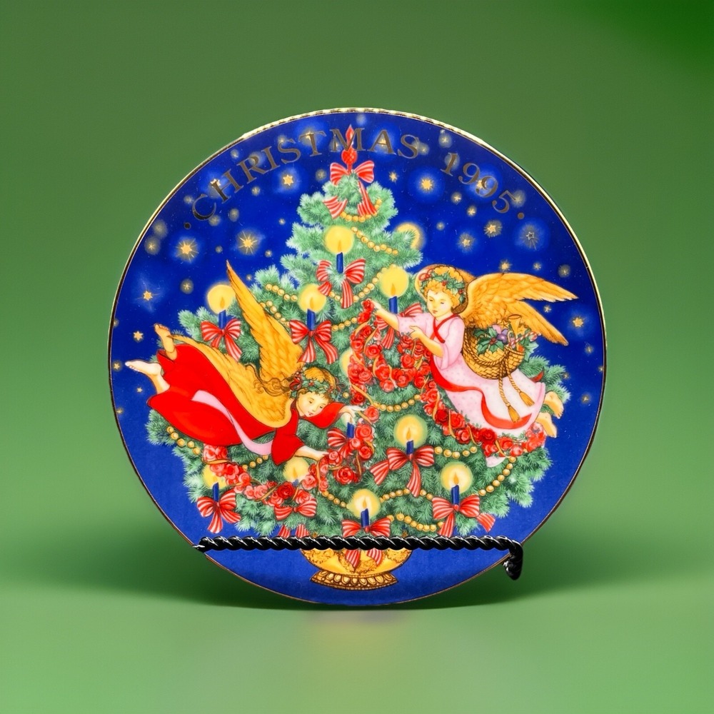 Vtg 1995 Trimming The Tree Porcelain Christmas Plate 8" Diameter Avon Gold Trim